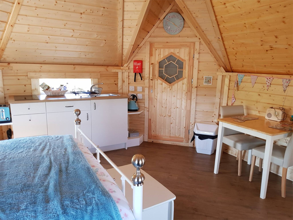 Camping cabin 16.5m² with two extensions
